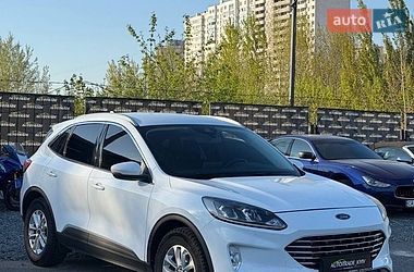 Позашляховик / Кросовер Ford Kuga 2022 в Києві