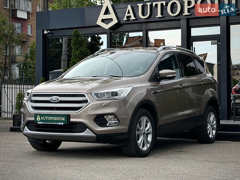 Позашляховик / Кросовер Ford Kuga 2019 в Києві