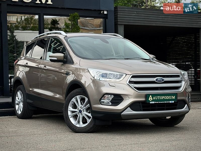 Позашляховик / Кросовер Ford Kuga 2019 в Києві