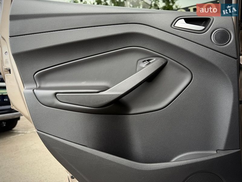 Позашляховик / Кросовер Ford Kuga 2019 в Києві