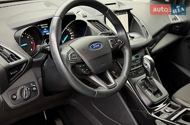Позашляховик / Кросовер Ford Kuga 2019 в Києві