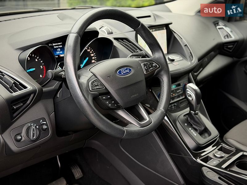 Позашляховик / Кросовер Ford Kuga 2019 в Києві