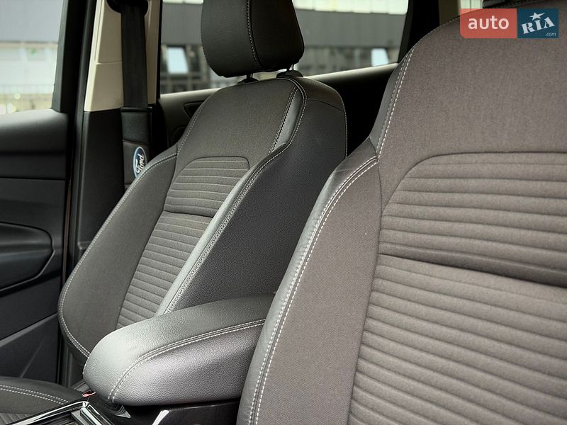 Позашляховик / Кросовер Ford Kuga 2019 в Києві