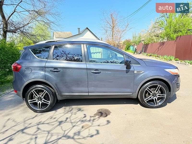 Позашляховик / Кросовер Ford Kuga 2011 в Харкові