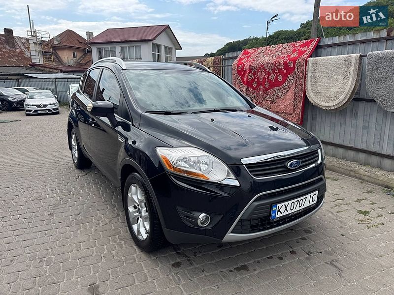 Позашляховик / Кросовер Ford Kuga 2012 в Винниках