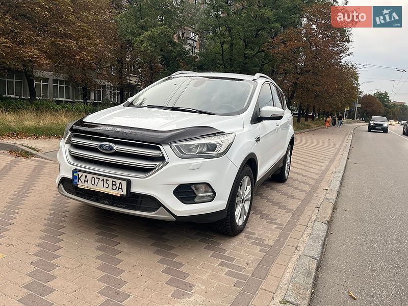 Внедорожник / Кроссовер Ford Kuga 2019 в Киеве
