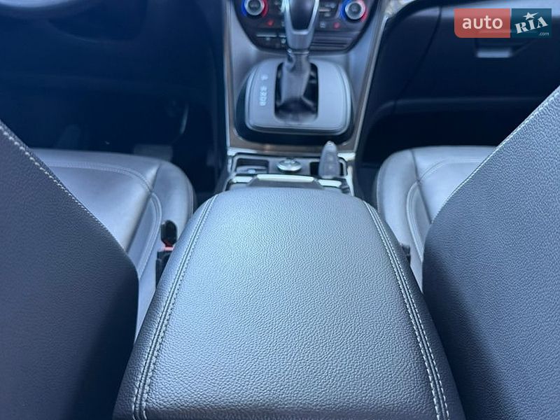 Внедорожник / Кроссовер Ford Kuga 2019 в Дубно