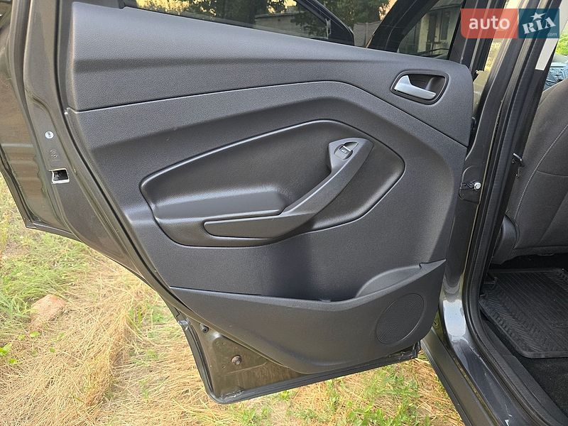 Внедорожник / Кроссовер Ford Kuga 2016 в Львове