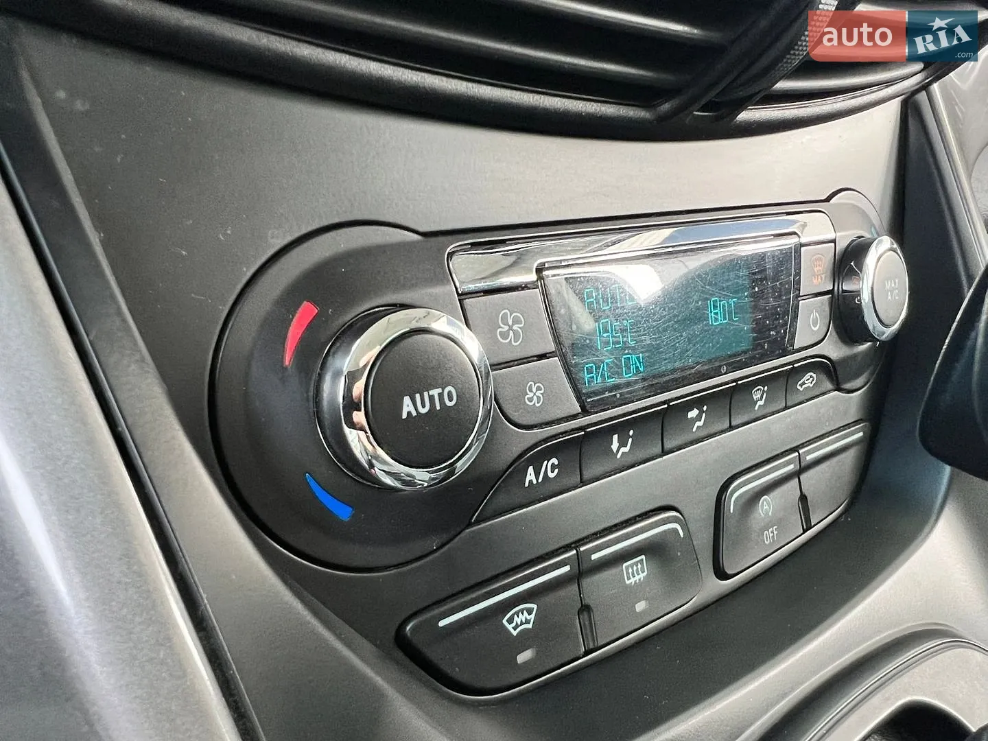 2015 Ford Kuga - мініатюра 17
