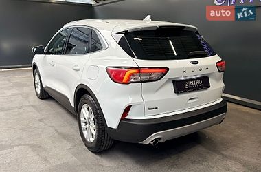 Внедорожник / Кроссовер Ford Kuga 2020 в Киеве