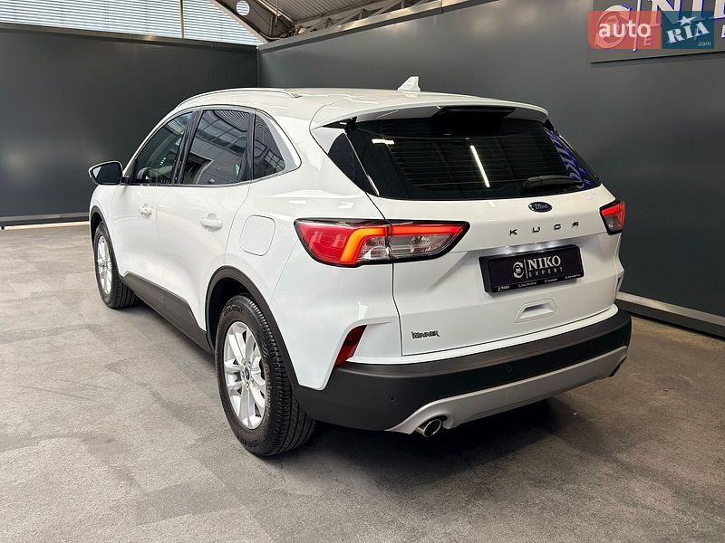 Внедорожник / Кроссовер Ford Kuga 2020 в Киеве
