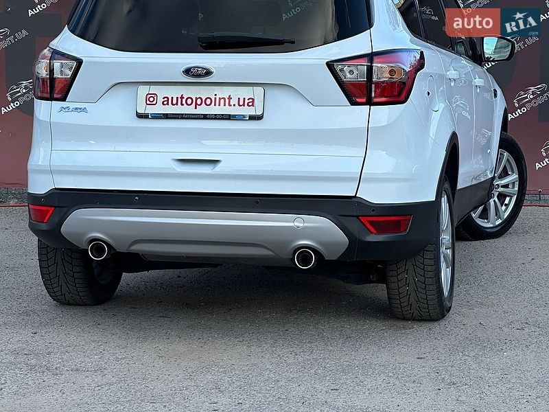 Позашляховик / Кросовер Ford Kuga 2016 в Сумах