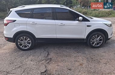 Позашляховик / Кросовер Ford Kuga 2019 в Дніпрі