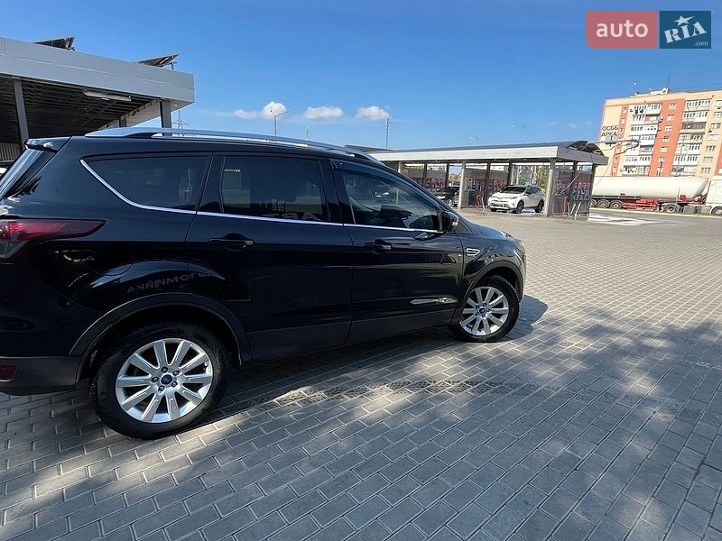 Позашляховик / Кросовер Ford Kuga 2014 в Олександрії