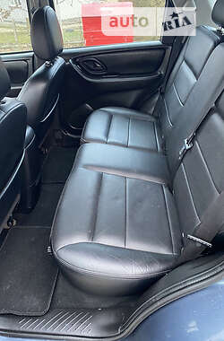 Внедорожник / Кроссовер Ford Maverick 2004 в 