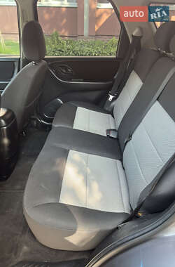 Внедорожник / Кроссовер Ford Maverick 2005 в 