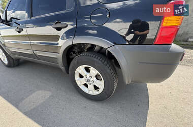 Внедорожник / Кроссовер Ford Maverick 2005 в 