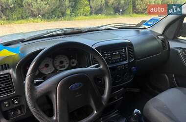 Внедорожник / Кроссовер Ford Maverick 2003 в 