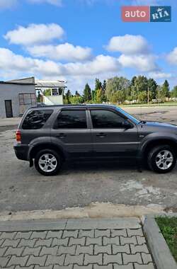 Внедорожник / Кроссовер Ford Maverick 2005 в 