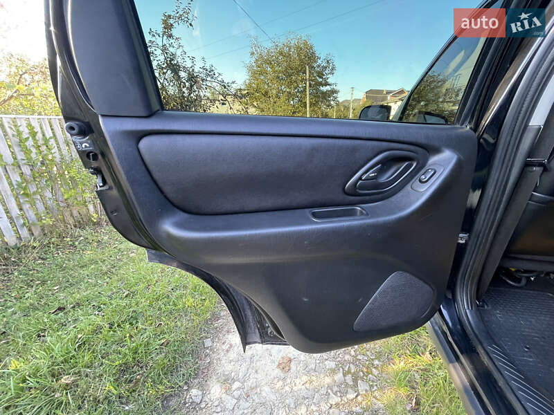 Внедорожник / Кроссовер Ford Maverick 2005 в Долине