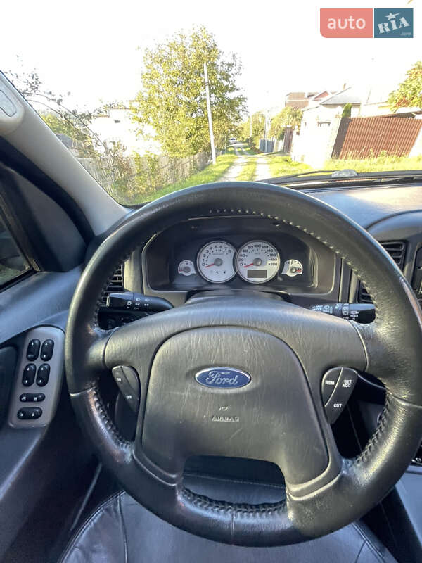 Внедорожник / Кроссовер Ford Maverick 2005 в Долине