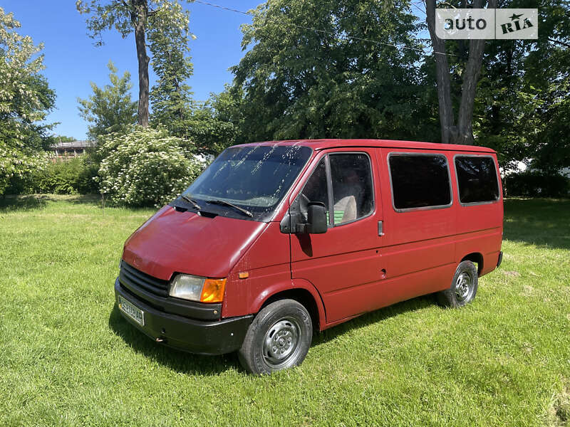 Мінівен Ford Model T 1986 в Чернівцях