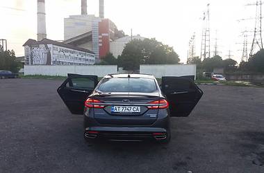 Седан Ford Mondeo 2017 в Бурштыне