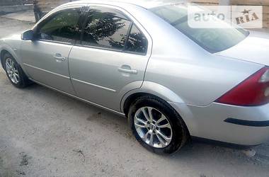 Седан Ford Mondeo 2004 в Теофиполе