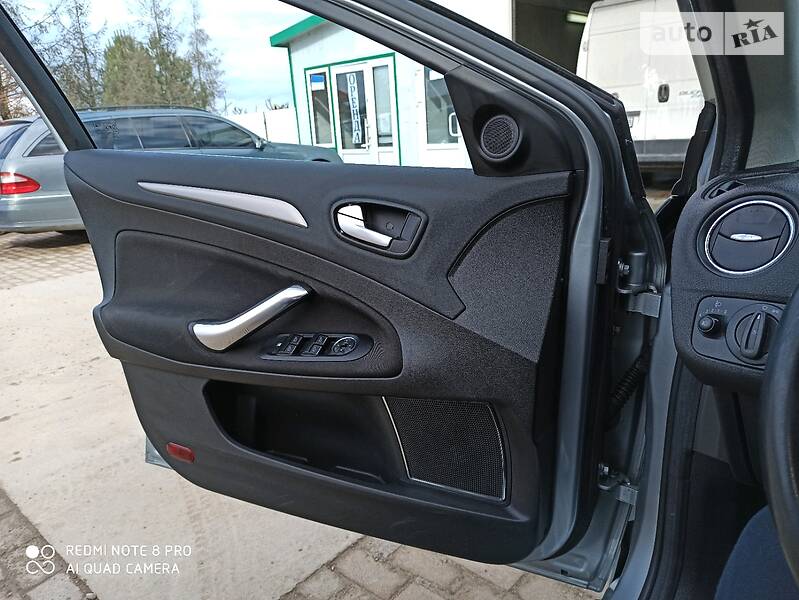 Седан Ford Mondeo 2010 в Дрогобичі