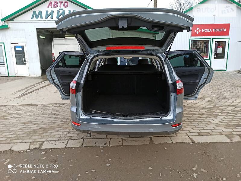 Седан Ford Mondeo 2010 в Дрогобичі