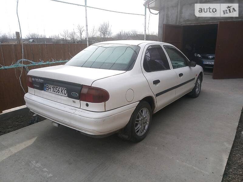 Седан Ford Mondeo 1993 в Білгороді-Дністровському