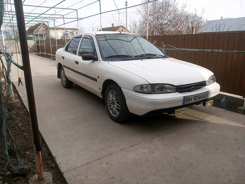 Седан Ford Mondeo 1993 в Білгороді-Дністровському