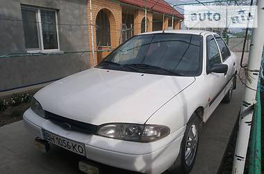 Седан Ford Mondeo 1993 в 