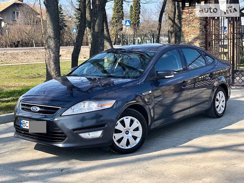 Седан Ford Mondeo 2012 в Стрию