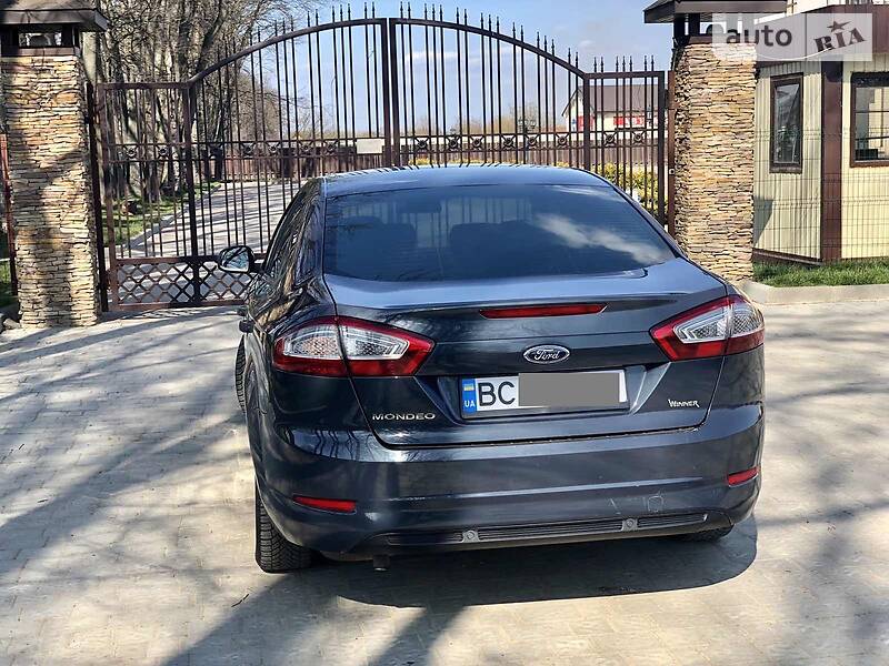 Седан Ford Mondeo 2012 в Стрию