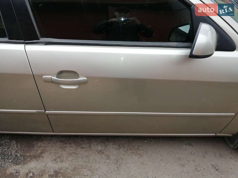 Седан Ford Mondeo 2002 в Сокале