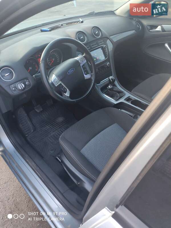 Седан Ford Mondeo 2011 в Киеве