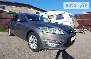 Седан Ford Mondeo 2012 в 