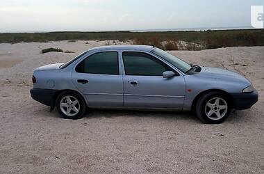 Седан Ford Mondeo 1995 в Мелитополе