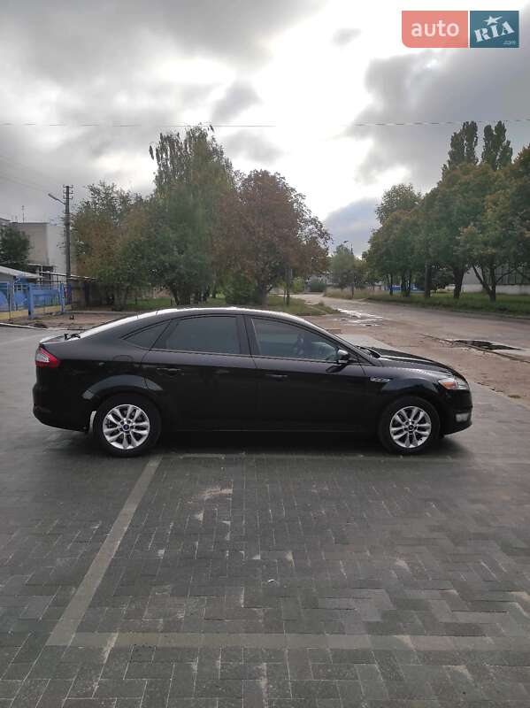 Лифтбек Ford Mondeo 2011 в Чернигове