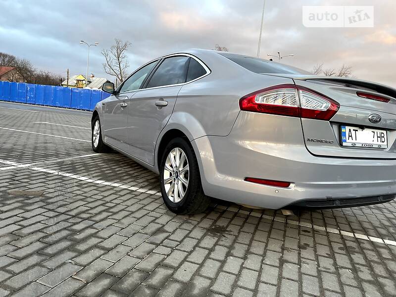 Седан Ford Mondeo 2014 в Коломые