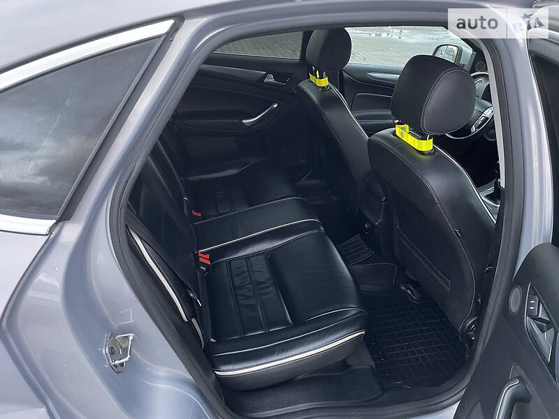 Седан Ford Mondeo 2014 в Коломые