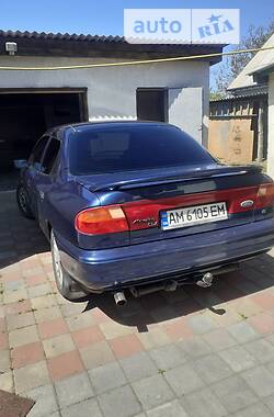 Седан Ford Mondeo 1993 в Малине