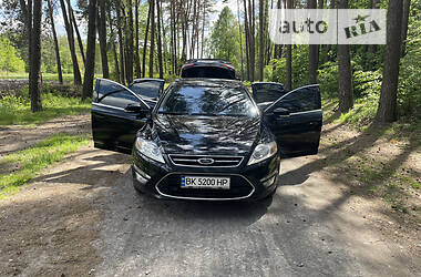 Седан Ford Mondeo 2011 в Дубно