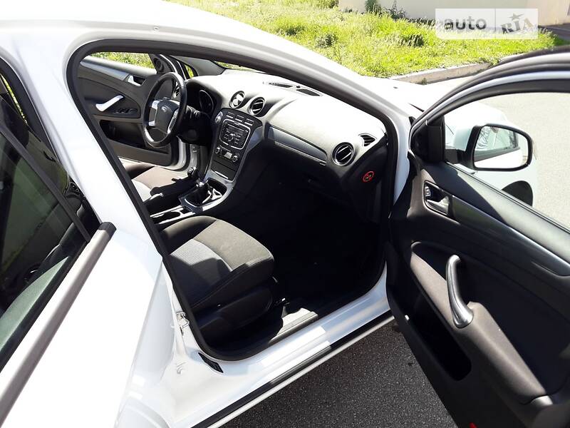 Седан Ford Mondeo 2013 в Киеве фото 15 Седан Ford Mondeo 2013 в Киеве