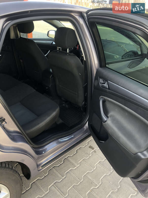 Седан Ford Mondeo 2012 в Одессе