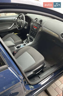 Седан Ford Mondeo 2012 в 