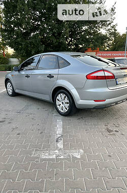 Лифтбек Ford Mondeo 2010 в 