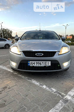 Лифтбек Ford Mondeo 2010 в 