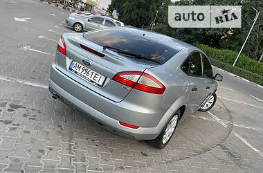 Лифтбек Ford Mondeo 2010 в 